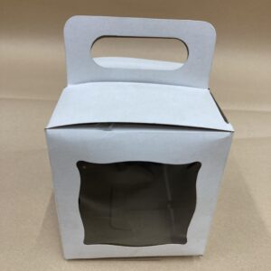 CAJA BLANCA CON VISOR Y MANIJA PARA TAZA