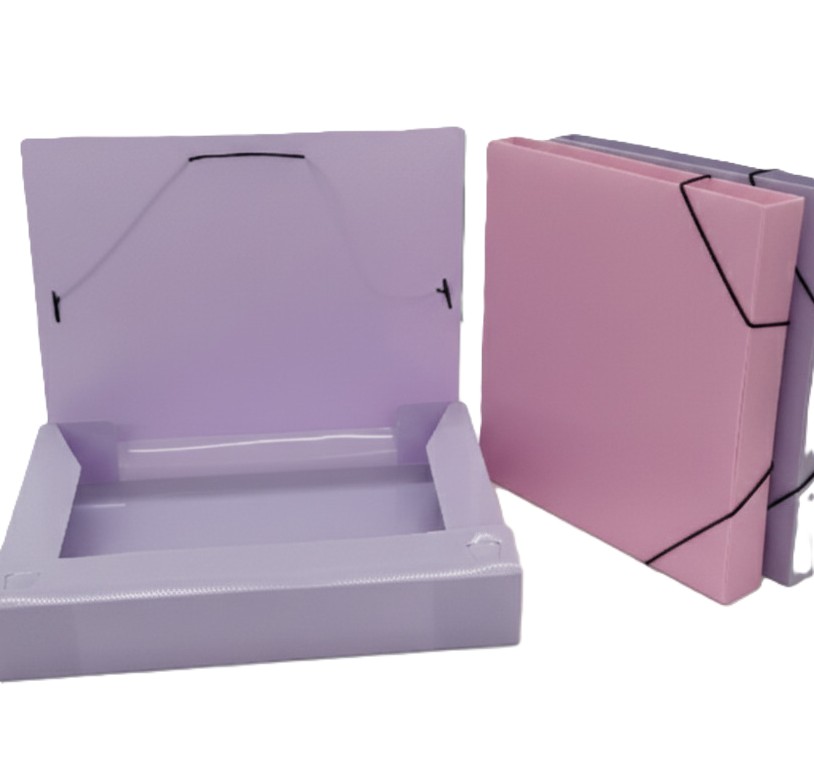 CAJA PLASTICA CON ELASTICO OFICIO 4 cm.