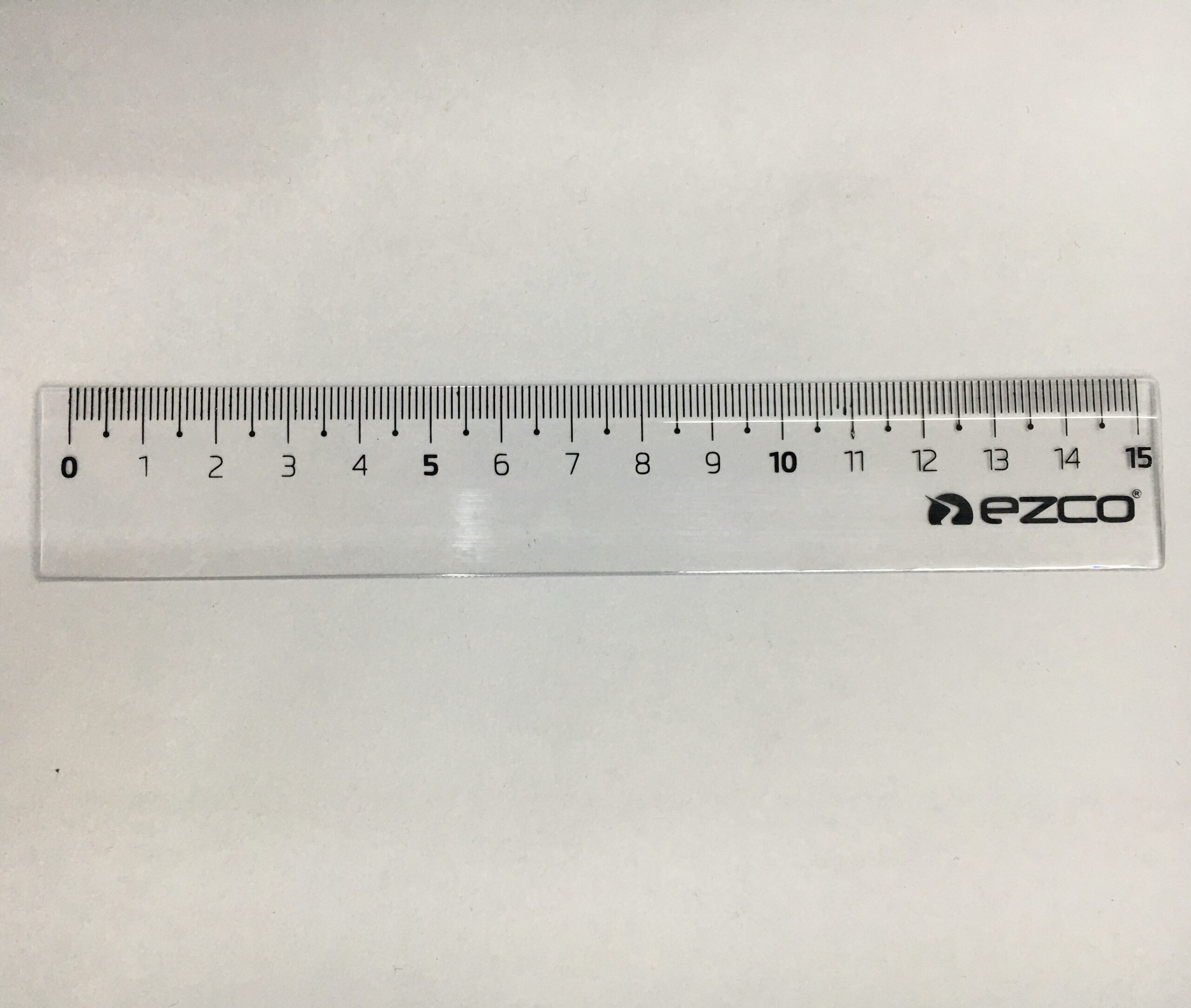 REGLA PLASTICA x 15 cm.