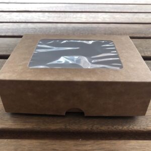 CAJA DE CARTON CON VISOR Nº5