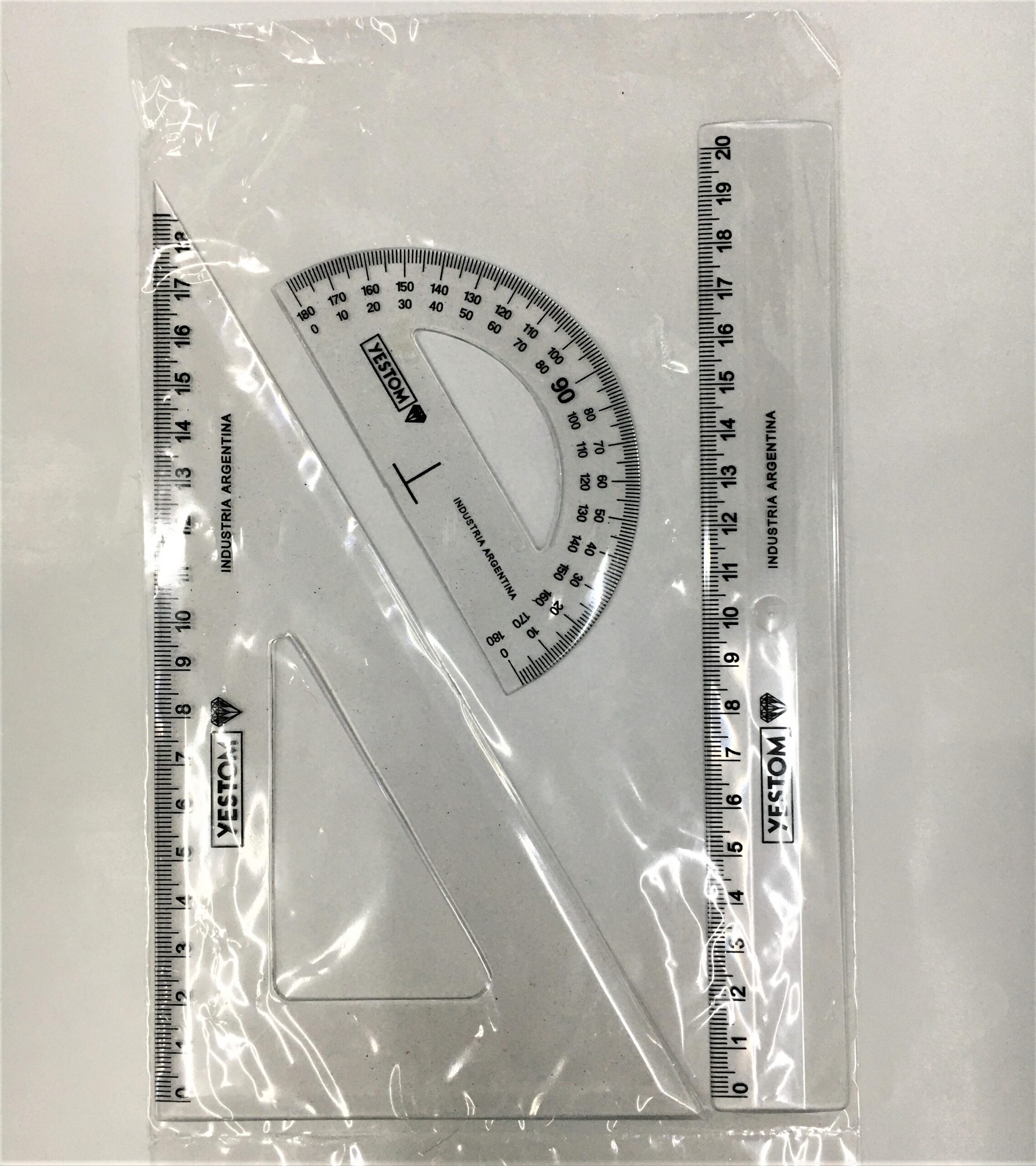 SET GEOMETRICO PLASTICO x 20 cm.