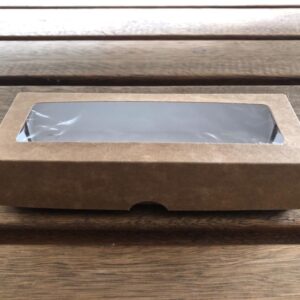 CAJA DE CARTON CON VISOR Nº3