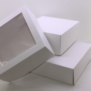 CAJA BLANCA PARA TORTA MEDIANA SIN VISOR 24,5x24,5x10 cm.