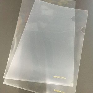 CARPETA PLASTICA EN L OFICIO